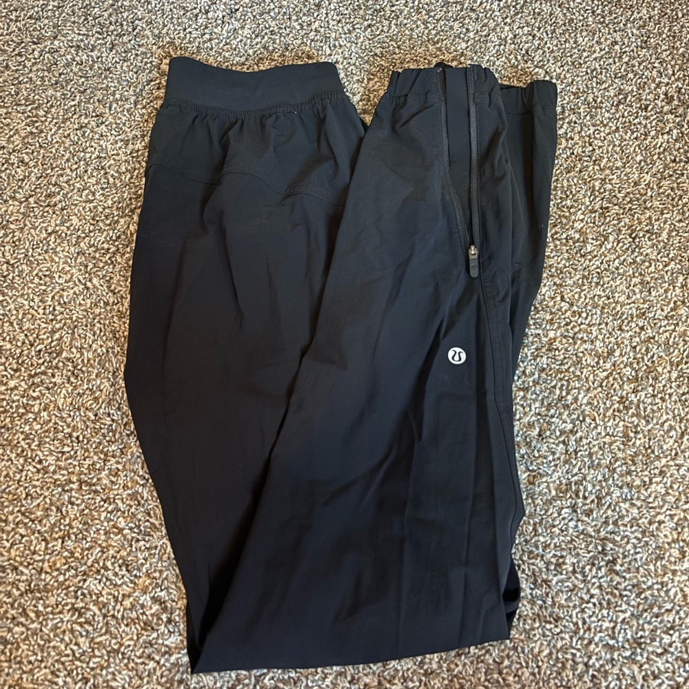 Women’s lululemon joggers size 2
